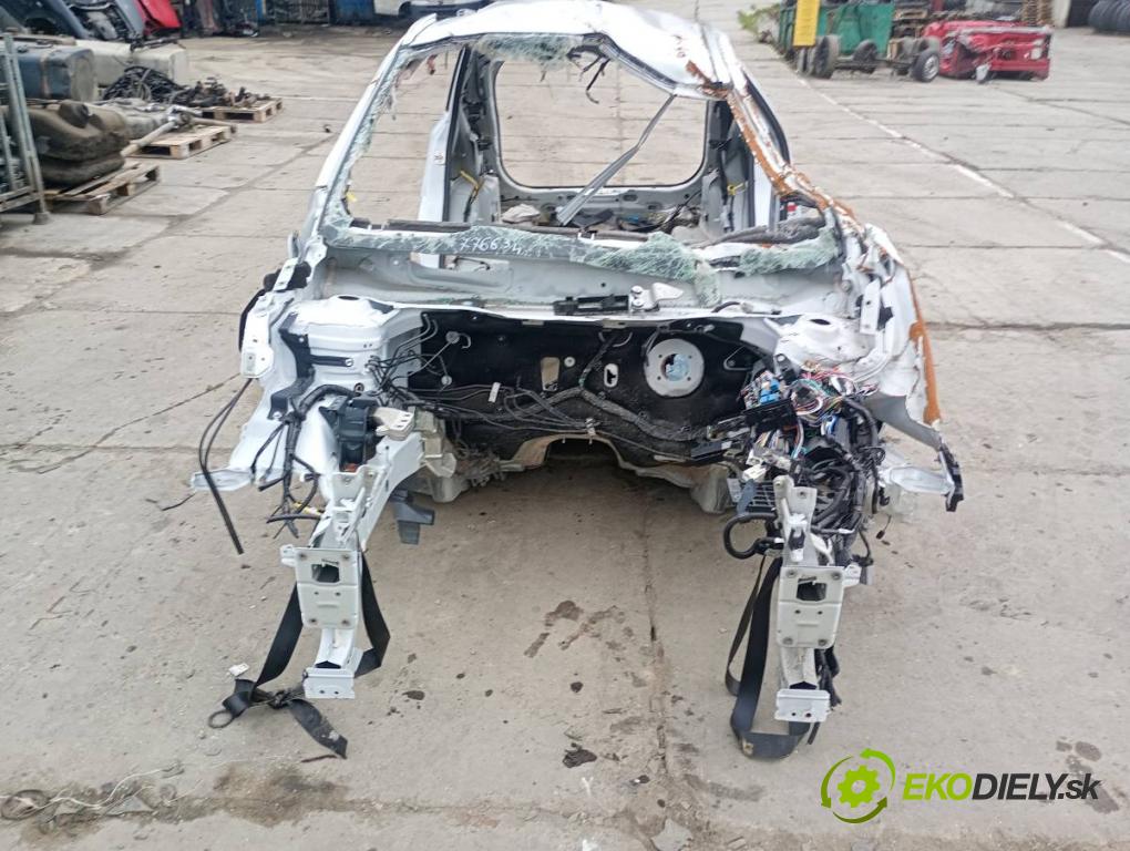 SUZUKI SX4 liftback 2021 95 kW 1.4 Hybrid (Mild Hybrid) (AKK 414) 1373 karoséria ČTVRŤÁK: Blatník zad ľavy pravy prah strecha PODŁUŻNICA ľavy pravy