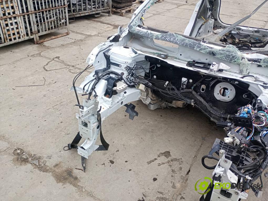 SUZUKI SX4 liftback 2021 95 kW 1.4 Hybrid (Mild Hybrid) (AKK 414) 1373 karoséria ČTVRŤÁK: Blatník zad ľavy pravy prah strecha PODŁUŻNICA ľavy pravy