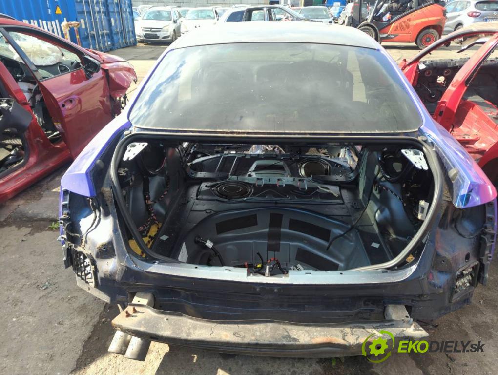 AUDI A5 8T coupe 2013 125 kW 1.8 TFSI 1798 KAROSERIA ČTVRŤÁK blatník zadní část levý pravý práh střecha PODŁUŻNICA levý pravý