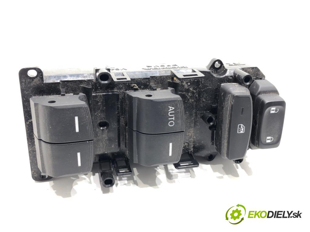 HONDA CR-V V SUV 2019 127 kW 1.5 VTEC AWD (RW2) 1498 Prepínač okien M64590 (Prepínacie páčky pod volantom)