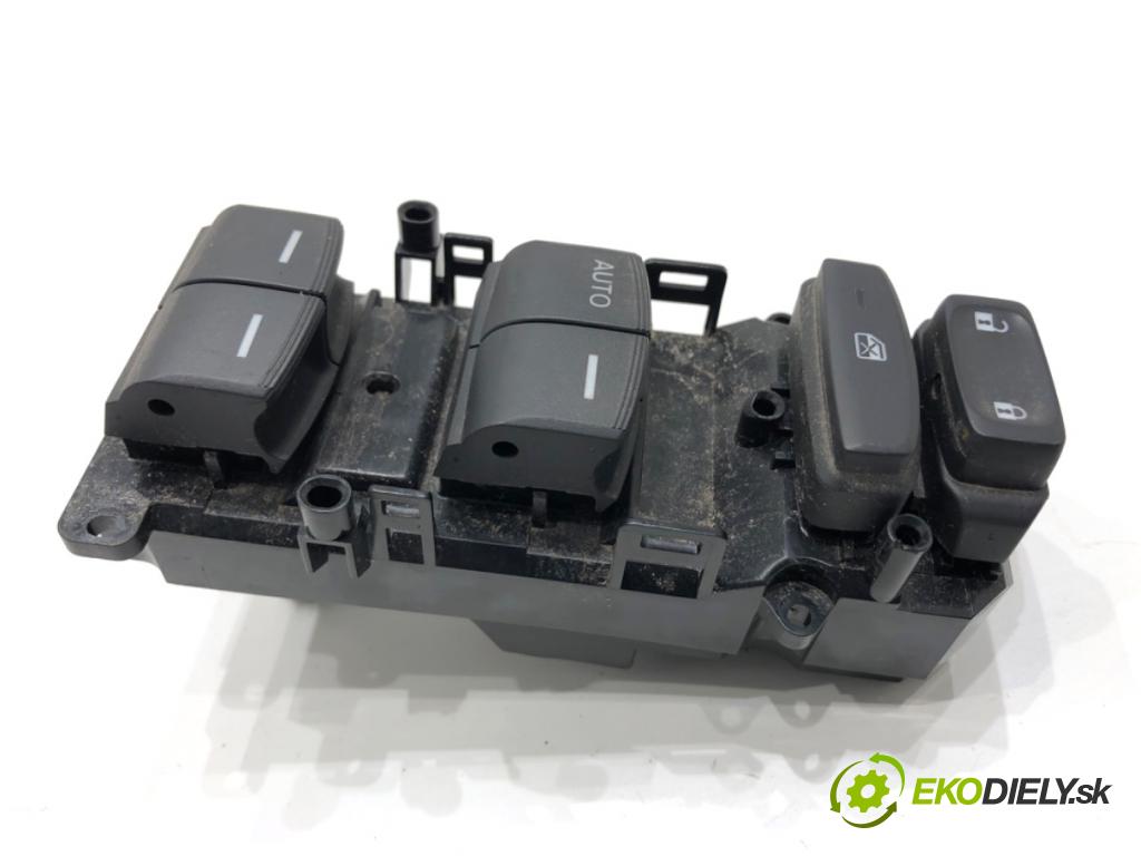 HONDA CR-V V SUV 2019 127 kW 1.5 VTEC AWD (RW2) 1498 Prepínač okien M64590 (Prepínacie páčky pod volantom)
