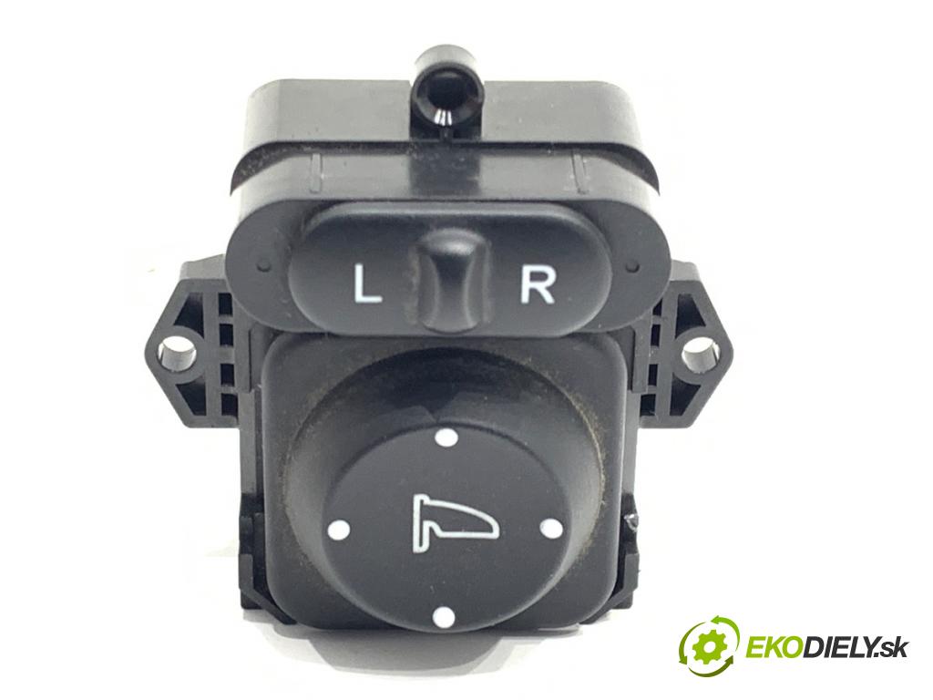 HONDA CR-V V SUV 2019 127 kW 1.5 VTEC AWD (RW2) 1498 Prepínač nastavenia spätných zrkadiel T6AJ010 (Prepínacie páčky pod volantom)