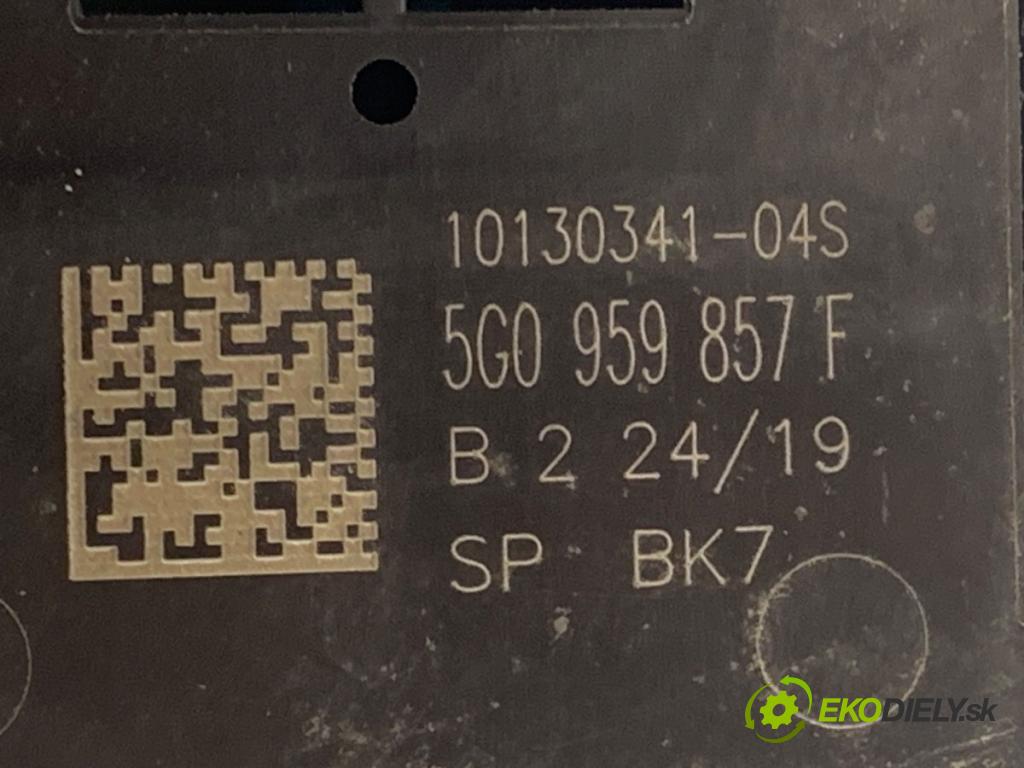 SEAT LEON III Kombi 2019 221 kW 2.0 Cupra 4Drive 1984 Prepínač okien 5G0959857F (Prepínacie páčky pod volantom)