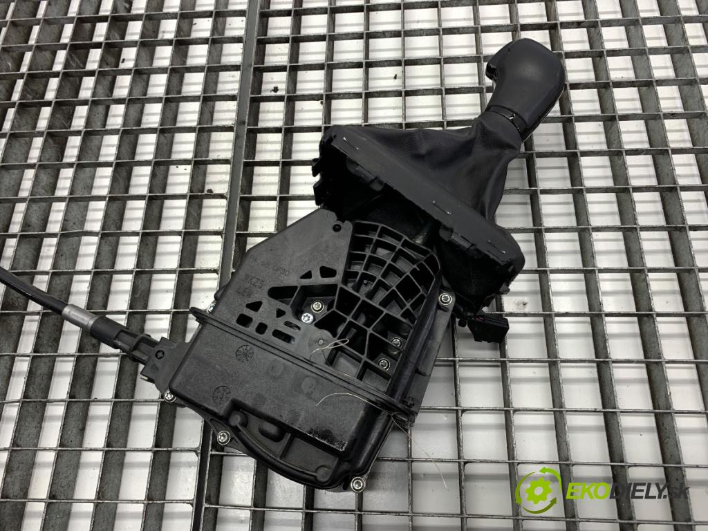 SEAT LEON III Kombi 2019 221 kW 2.0 Cupra 4Drive 1984 Kulisa 5Q1713025AT (Rýchlostná páka (kulisa))