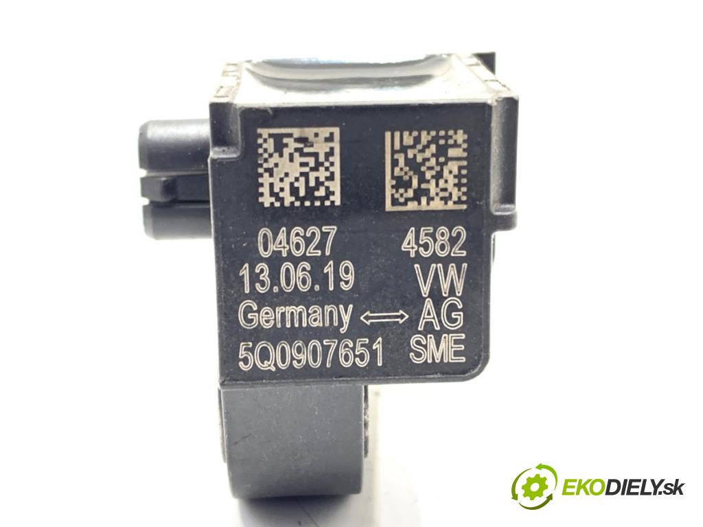 SEAT LEON III Kombi 2019 221 kW 2.0 Cupra 4Drive 1984 Snímač nárazu 5Q0907651 (Snímač nárazu)