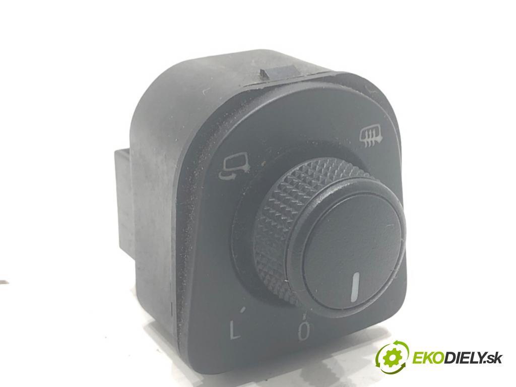 SEAT LEON III Kombi 2019 221 kW 2.0 Cupra 4Drive 1984 Prepínač nastavenia spätných zrkadiel 5F0959565E (Prepínacie páčky pod volantom)