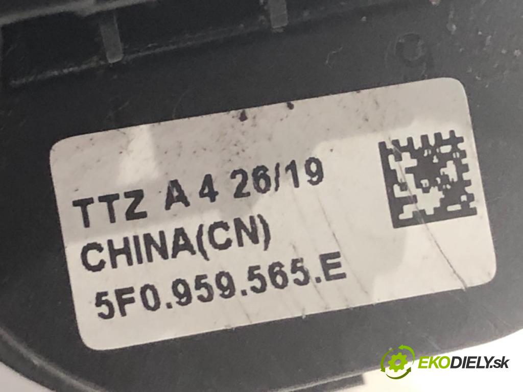 SEAT LEON III Kombi 2019 221 kW 2.0 Cupra 4Drive 1984 Prepínač nastavenia spätných zrkadiel 5F0959565E (Prepínacie páčky pod volantom)