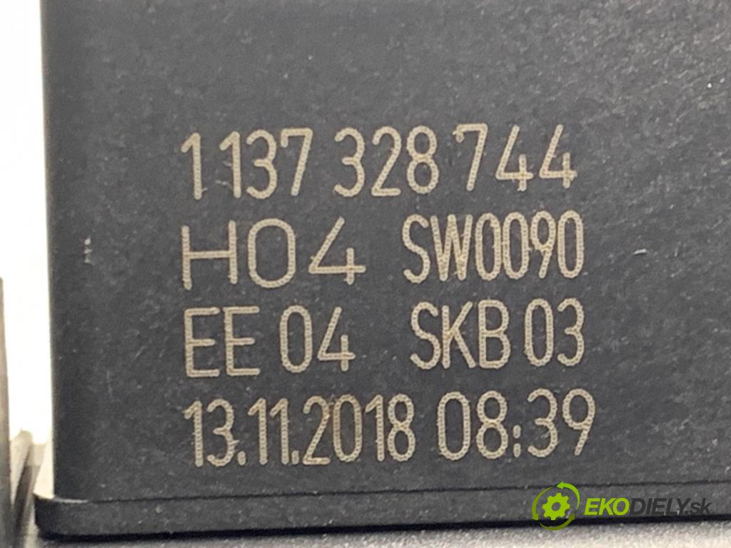 SEAT LEON III Kombi 2019 221 kW 2.0 Cupra 4Drive 1984 motor střešního okna 0390200080 7N0959591B