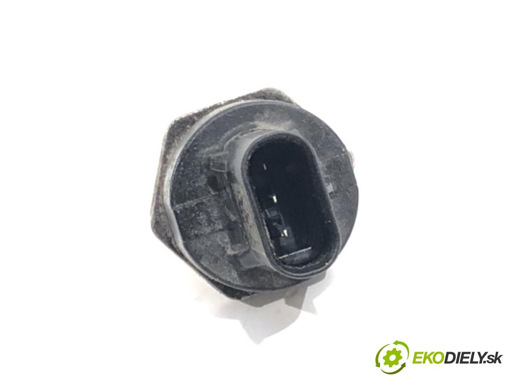 AUDI A7 C8 liftback 2023 195 kW 45 TFSI Mild Hybrid quattro 1984 Snímač tlaku paliva 06L906054D (Snímač)