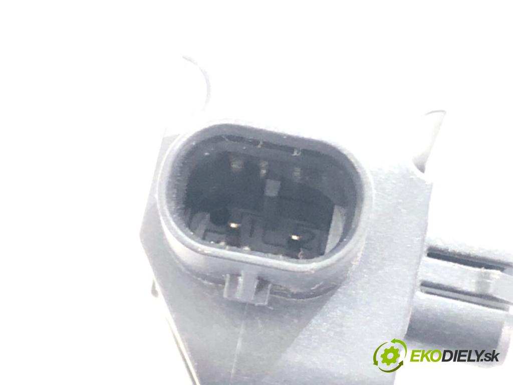 AUDI A7 C8 liftback 2023 195 kW 45 TFSI Mild Hybrid quattro 1984 Snímač nárazu 4N0959651D (Snímač nárazu)