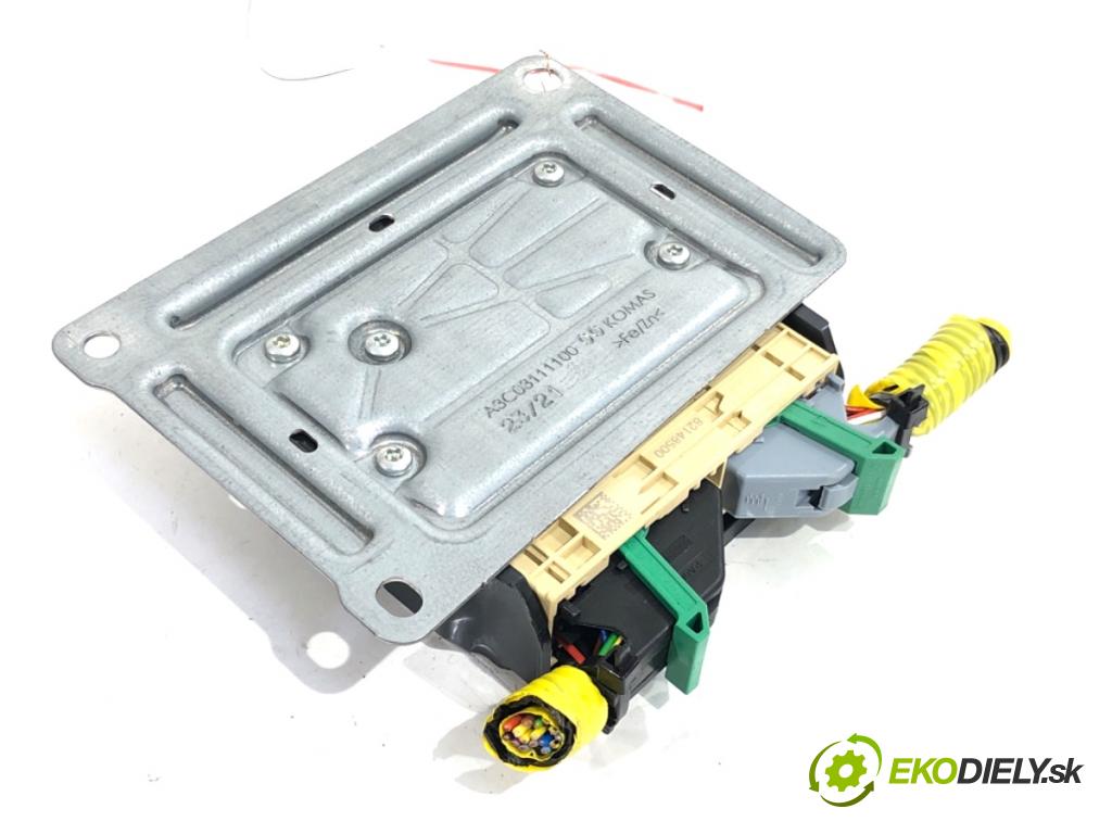 SUZUKI SX4 liftback 2021 95 kW 1.4 Hybrid (Mild Hybrid) (AKK 414) 1373 senzor airbag 3F900-58T00 (Snímač)