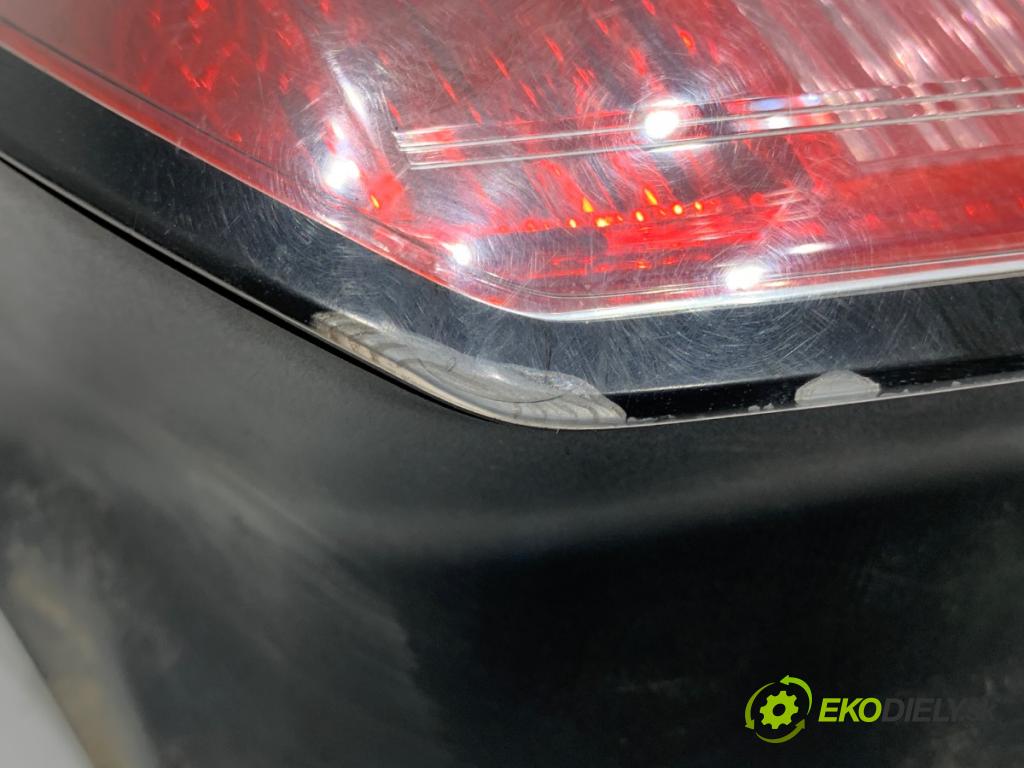 OPEL ASTRA H liftback 2004 88 kW 1.9 CDTI (L48) 1910 světlo pravý zadní část