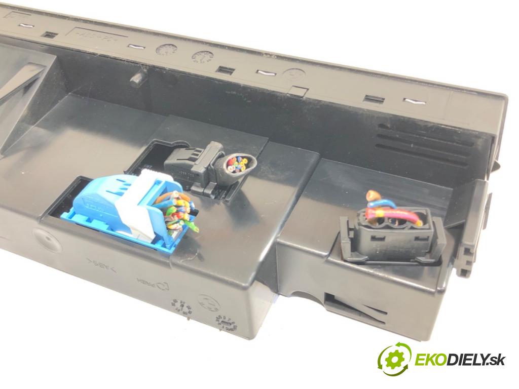 BMW E39 sedan 1997 110 kW 520 i 1990 Panel ovládania kúrenia 8375453 (Prepínacie páčky pod volantom)