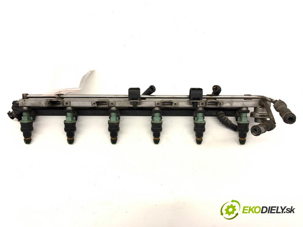 BMW E39 sedan 1997 110 kW 520 i 1990 Lišta vstrekovacia 0280160597 (Vstrekovacia lišta)