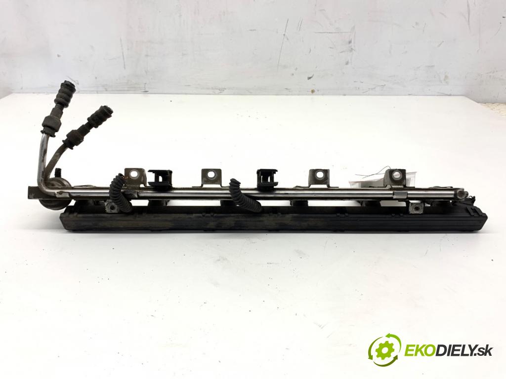 BMW E39 sedan 1997 110 kW 520 i 1990 Lišta vstrekovacia 0280160597 (Vstrekovacia lišta)