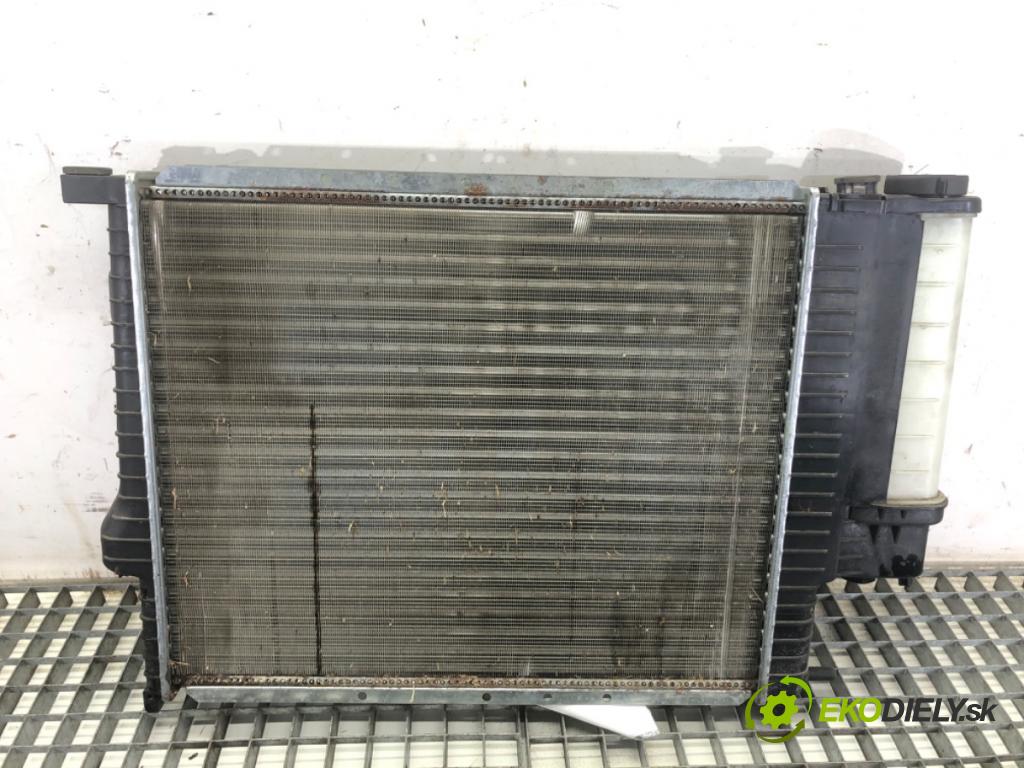 BMW E39 sedan 1997 110 kW 520 i 1990 chladič vody  (Vodní chladič)