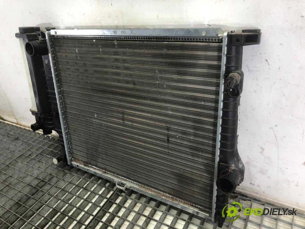 BMW E39 sedan 1997 110 kW 520 i 1990 chladič vody  (Vodní chladič)