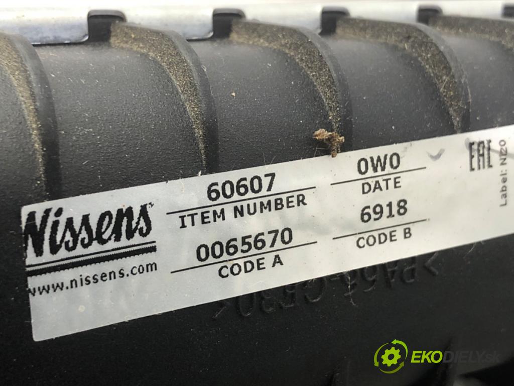 BMW E39 sedan 1997 110 kW 520 i 1990 chladič vody  (Vodní chladič)