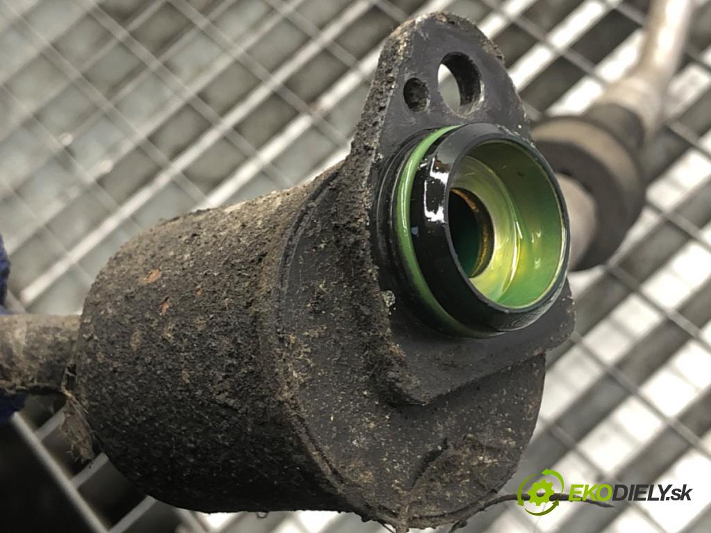 BMW E39 sedan 1997 110 kW 520 i 1990 rúrka klimatizácie  (Rúrka klimatizácie)