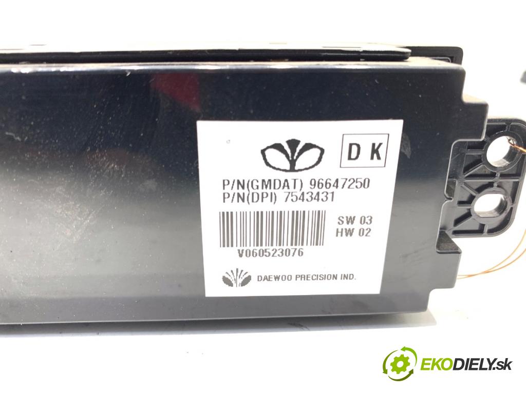 CHEVROLET EPICA sedan 2007 105 kW 2.0 1993 Dislpej 96647250 (Prístrojová doska)