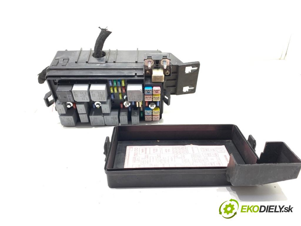 CHEVROLET EPICA sedan 2007 105 kW 2.0 1993 skříňka poistková 96647287 (Pojistková skříňka)