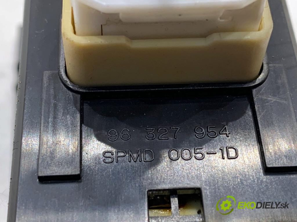 CHEVROLET EPICA sedan 2007 105 kW 2.0 1993 Prepínač okien 96327954 (Prepínacie páčky pod volantom)