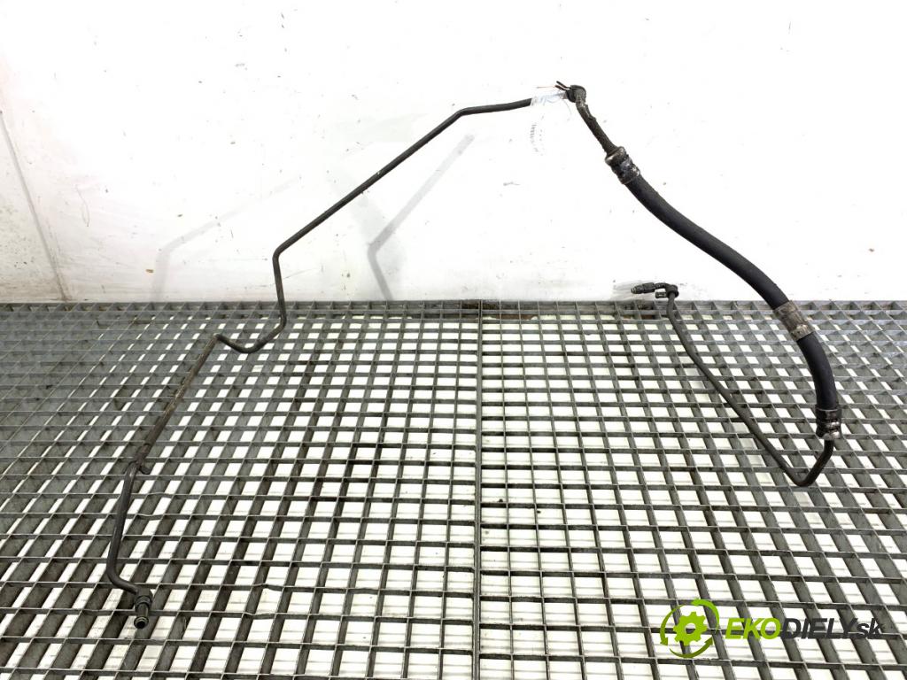 VOLVO V70 II Kombi 2000 147 kW 2.4 T AWD 2435 hadica servočerpadlo  (Rúrka servočerpadla)