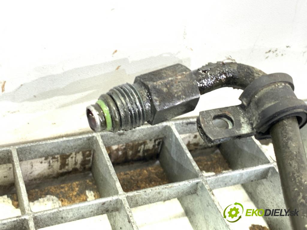 VOLVO V70 II Kombi 2000 147 kW 2.4 T AWD 2435 hadica servočerpadlo  (Rúrka servočerpadla)