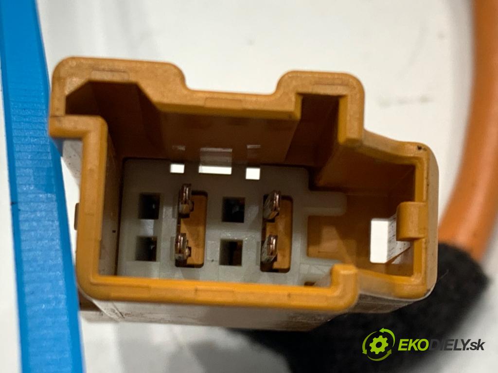 VOLVO V70 II Kombi 2000 147 kW 2.4 T AWD 2435 kroužek slimák airbag  (Airbag)