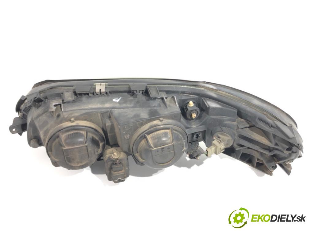VOLVO V70 II Kombi 2000 147 kW 2.4 T AWD 2435 světlomet pravý přední část 8693568