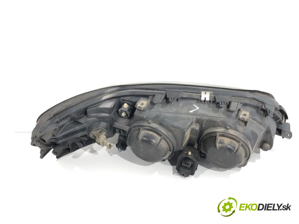 VOLVO V70 II Kombi 2000 147 kW 2.4 T AWD 2435 světlomet levý přední část 8620686