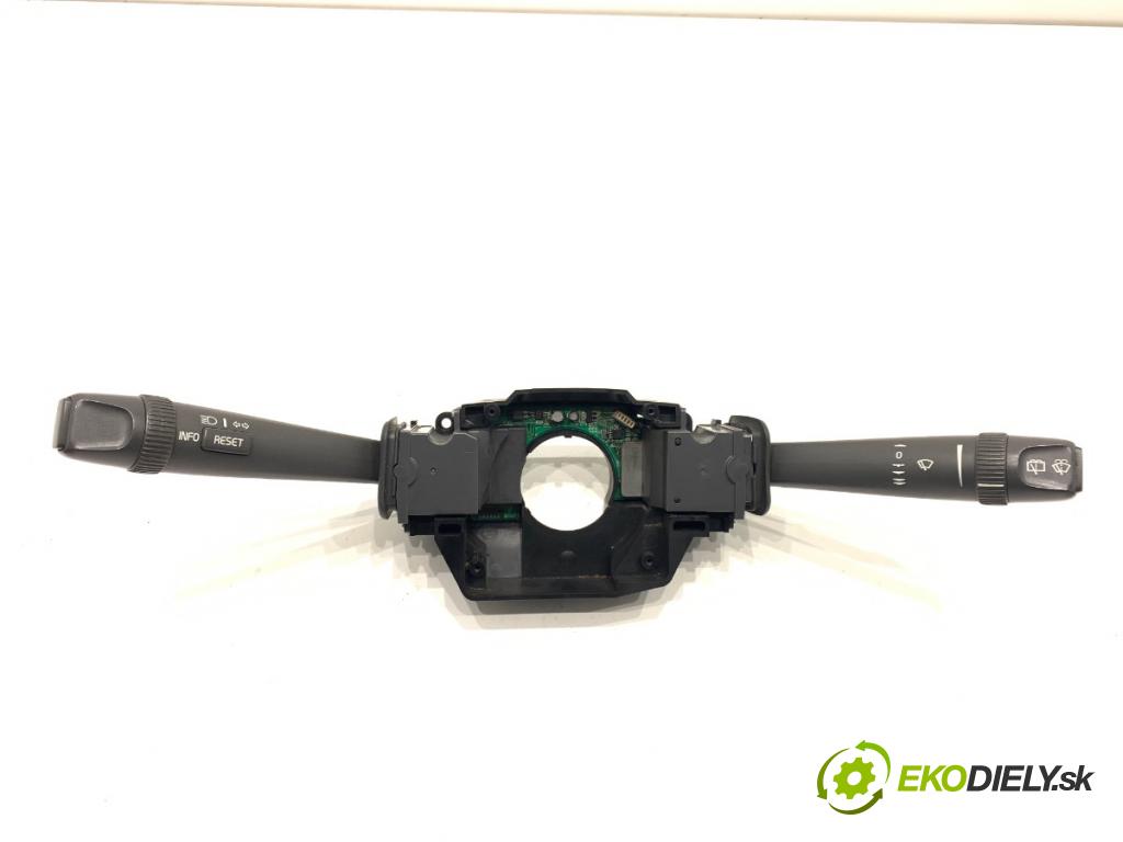 VOLVO V70 II Kombi 2000 147 kW 2.4 T AWD 2435 Prepínač kombinovaný 9452394 (Prepínacie páčky pod volantom)