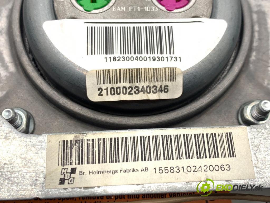 VOLVO V70 II Kombi 2000 147 kW 2.4 T AWD 2435 AirBag volantu  (Airbag)