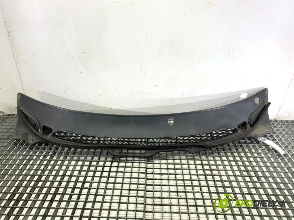 VOLVO V70 II Kombi 2000 147 kW 2.4 T AWD 2435 Torpédo, plast pod čelné okno 9190000 (Torpédo (plast pod čelným sklom))