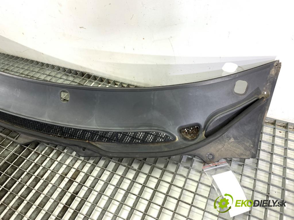 VOLVO V70 II Kombi 2000 147 kW 2.4 T AWD 2435 Torpédo, plast pod čelné okno 9190000 (Torpédo (plast pod čelným sklom))