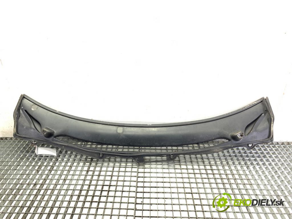 VOLVO V70 II Kombi 2000 147 kW 2.4 T AWD 2435 Torpédo, plast pod čelné okno 9190000 (Torpédo (plast pod čelným sklom))