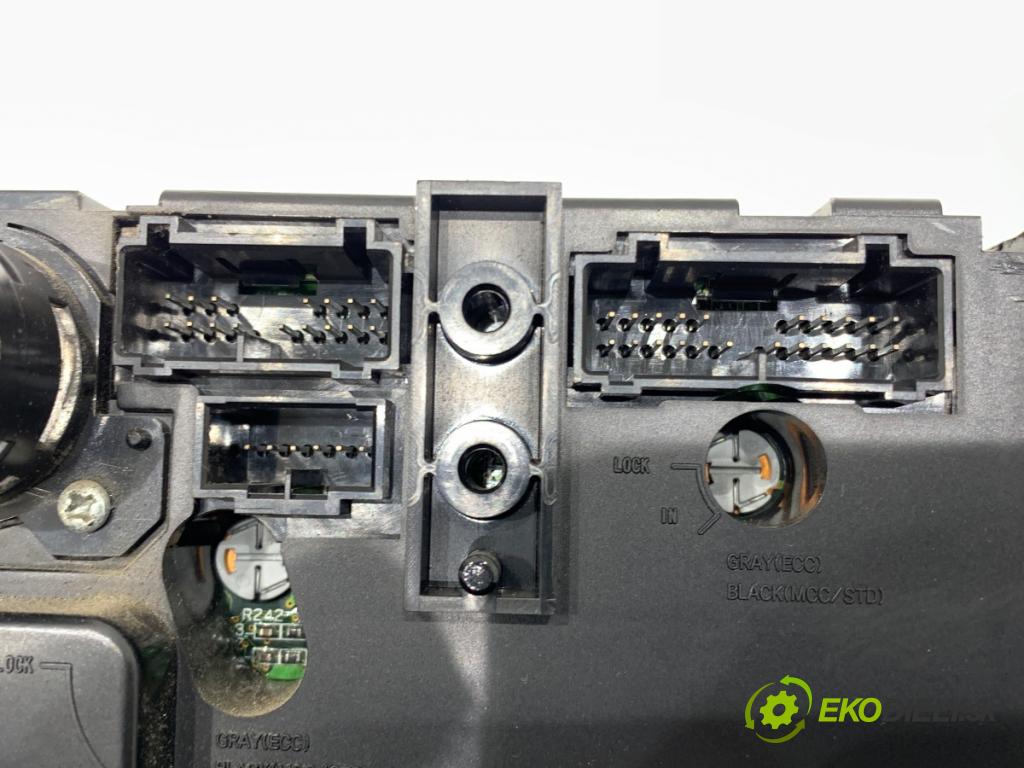 VOLVO V70 II Kombi 2000 147 kW 2.4 T AWD 2435 Panel ovládania kúrenia 9452368 (Prepínacie páčky pod volantom)