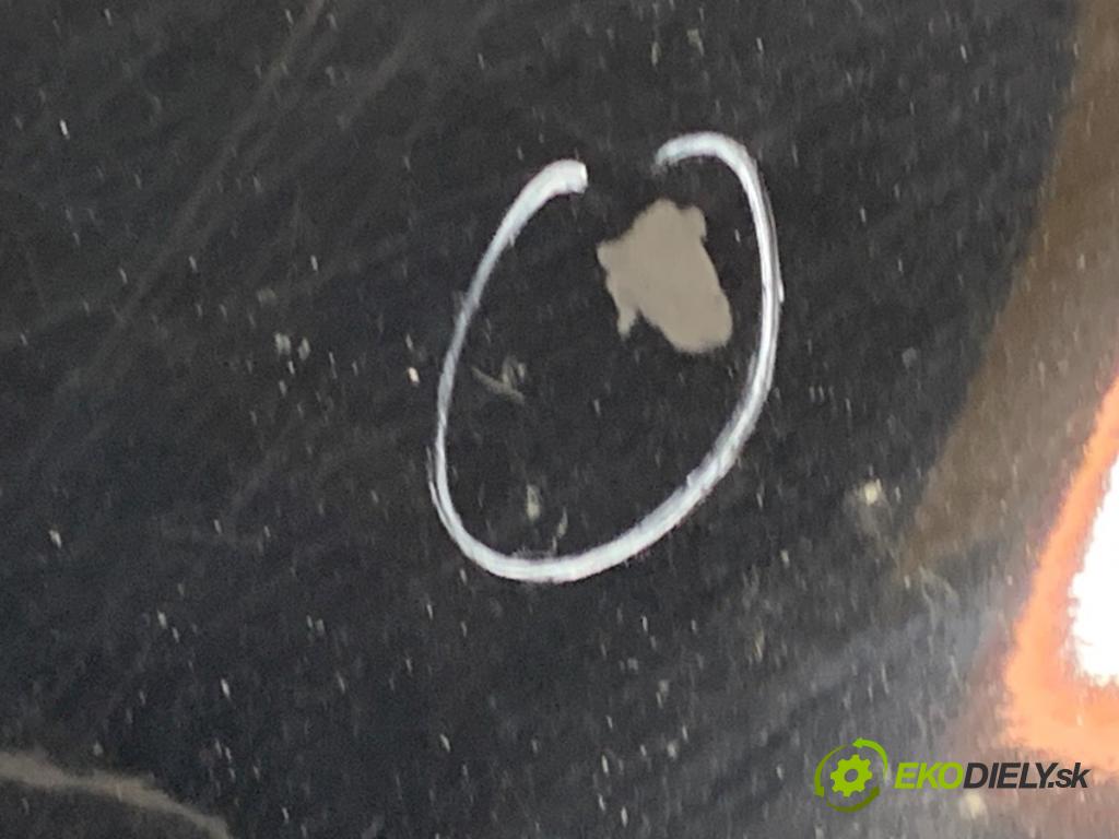 VOLVO V70 II Kombi 2000 147 kW 2.4 T AWD 2435 kapota  (Kapota)