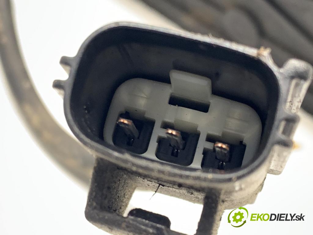 VOLVO V70 II Kombi 2000 147 kW 2.4 T AWD 2435 motorek stěrače PŘEDNÍ svetla světla pravý 8620960 0390206218