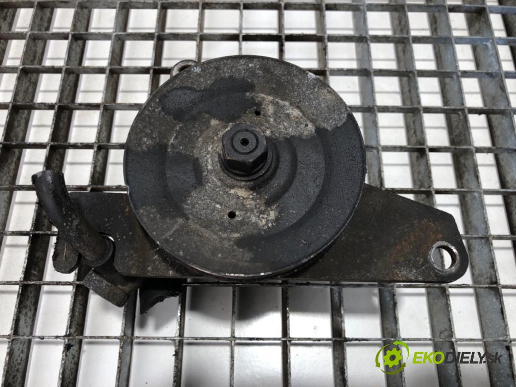 NISSAN PATHFINDER R50 samochód terenowy zamknięty 1997 125 kW 3.3 V6 4WD 3275 pumpa servočerpadlo  (Servočerpadlo)