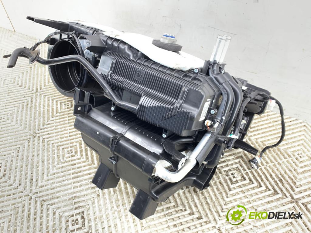 HYUNDAI KONA SUV 2022 146 kW 1.6 T-GDi 4WD 1598 Výhrevné teleso, radiátor kúrenia KOMBAJN