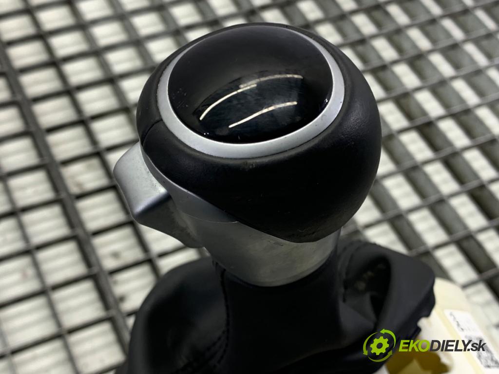 HYUNDAI KONA SUV 2022 146 kW 1.6 T-GDi 4WD 1598 Kulisa 46700-J9210 (Rýchlostná páka (kulisa))