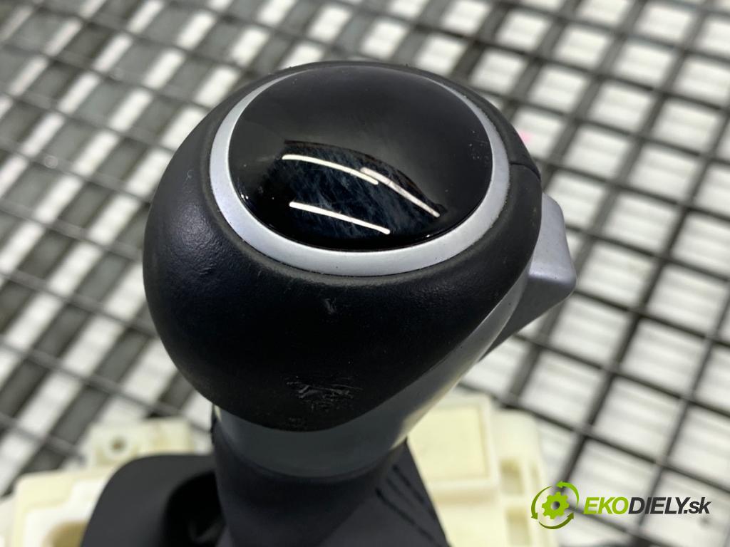 HYUNDAI KONA SUV 2022 146 kW 1.6 T-GDi 4WD 1598 Kulisa 46700-J9210 (Rýchlostná páka (kulisa))