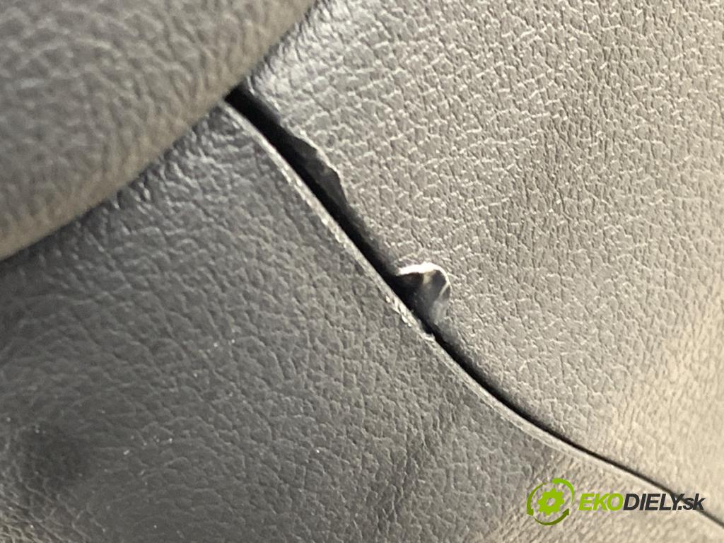 HYUNDAI KONA SUV 2022 146 kW 1.6 T-GDi 4WD 1598 Tunel stredový opierka
