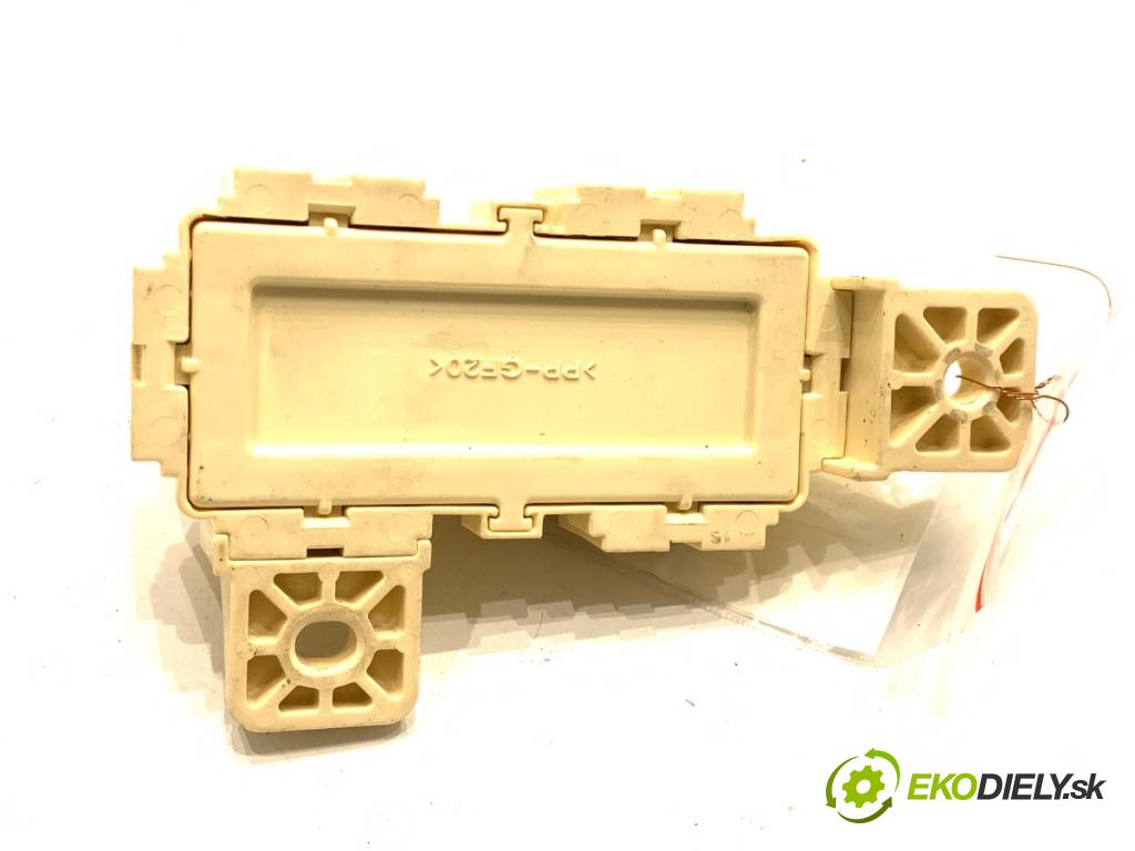 HYUNDAI KONA SUV 2022 146 kW 1.6 T-GDi 4WD 1598 skříňka poistková 91940-J9050 (Pojistková skříňka)