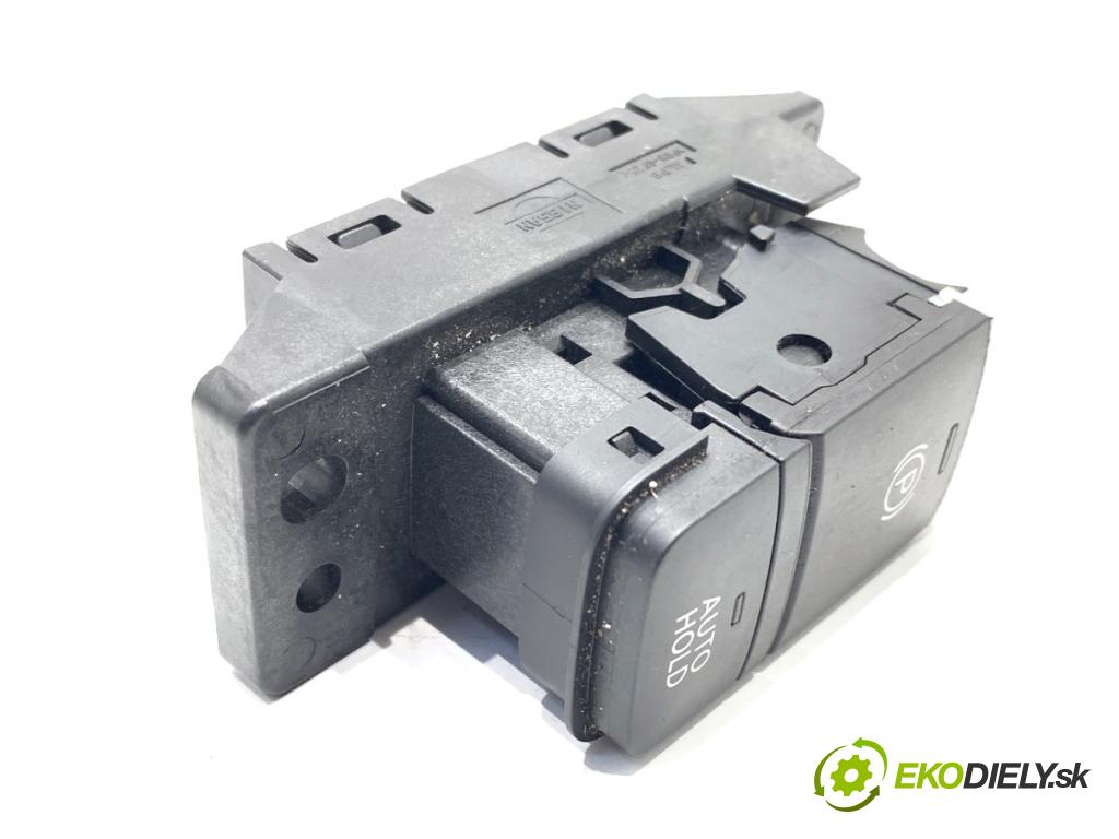 NISSAN QASHQAI J11 SUV 2018 85 kW 1.2 DIG-T 1197 Spínač brzdy ručnej brzdy 251756FR0A (Prepínacie páčky pod volantom)