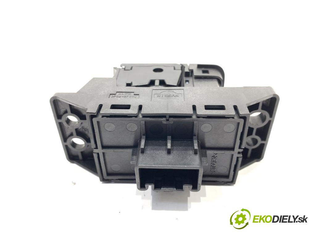 NISSAN QASHQAI J11 SUV 2018 85 kW 1.2 DIG-T 1197 Spínač brzdy ručnej brzdy 251756FR0A (Prepínacie páčky pod volantom)