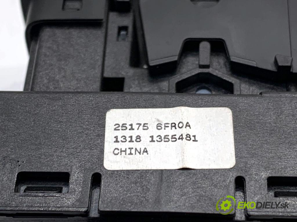 NISSAN QASHQAI J11 SUV 2018 85 kW 1.2 DIG-T 1197 Spínač brzdy ručnej brzdy 251756FR0A (Prepínacie páčky pod volantom)