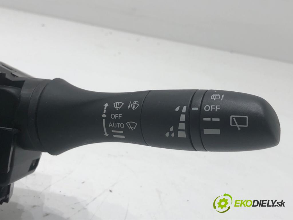 NISSAN QASHQAI J11 SUV 2018 85 kW 1.2 DIG-T 1197 Prepínač kombinovaný  (Prepínacie páčky pod volantom)