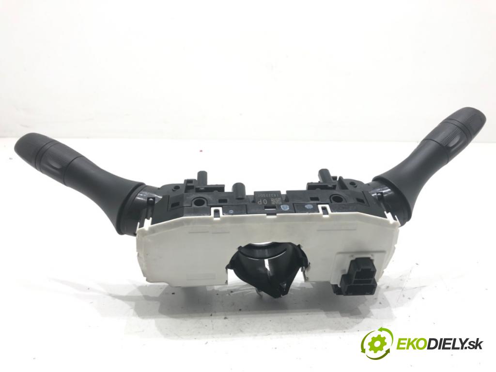 NISSAN QASHQAI J11 SUV 2018 85 kW 1.2 DIG-T 1197 Prepínač kombinovaný  (Prepínacie páčky pod volantom)